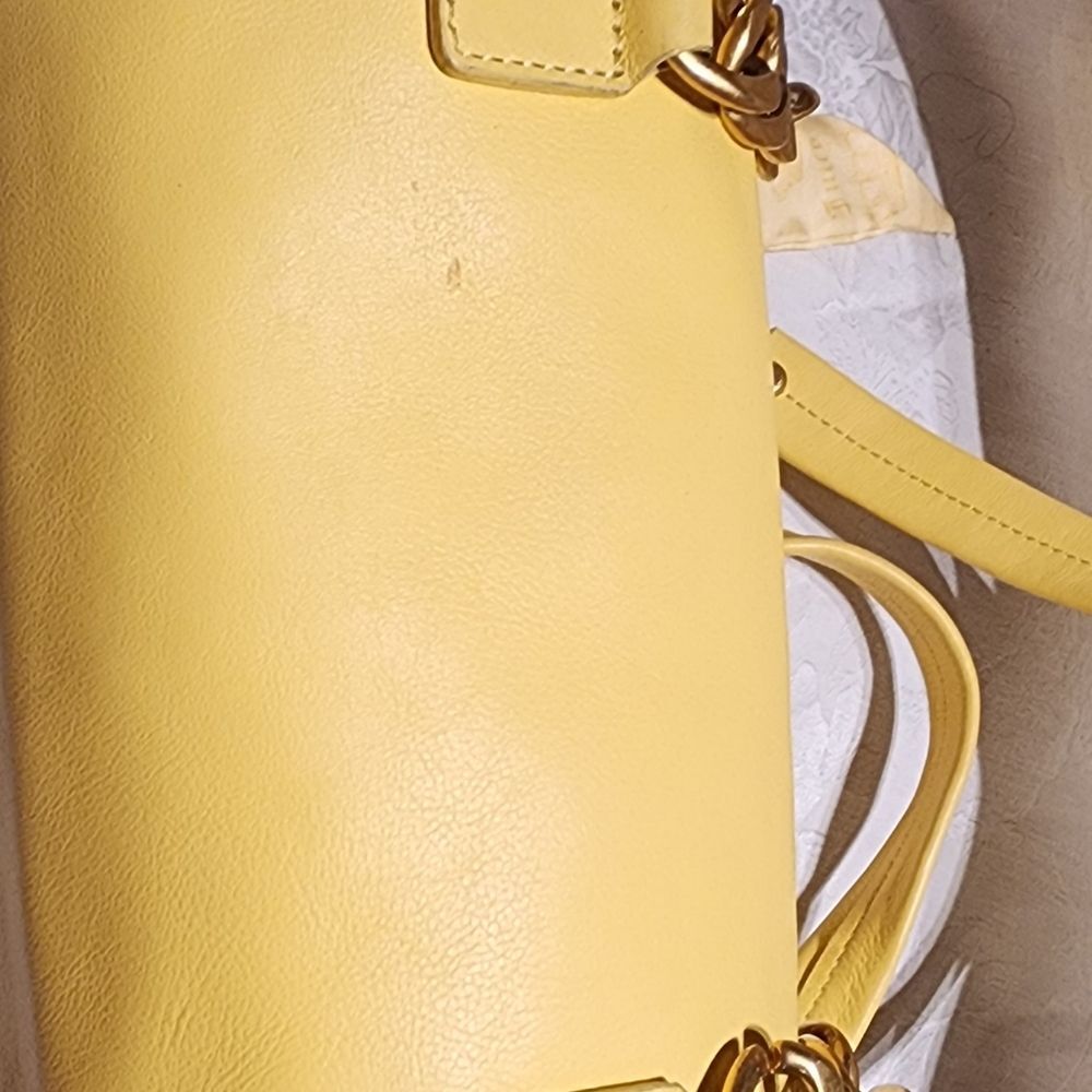 RARE Yellow Leather OG Juicy Barrel Bag!! FLAWLESS!! Large - Picture 10 of 16